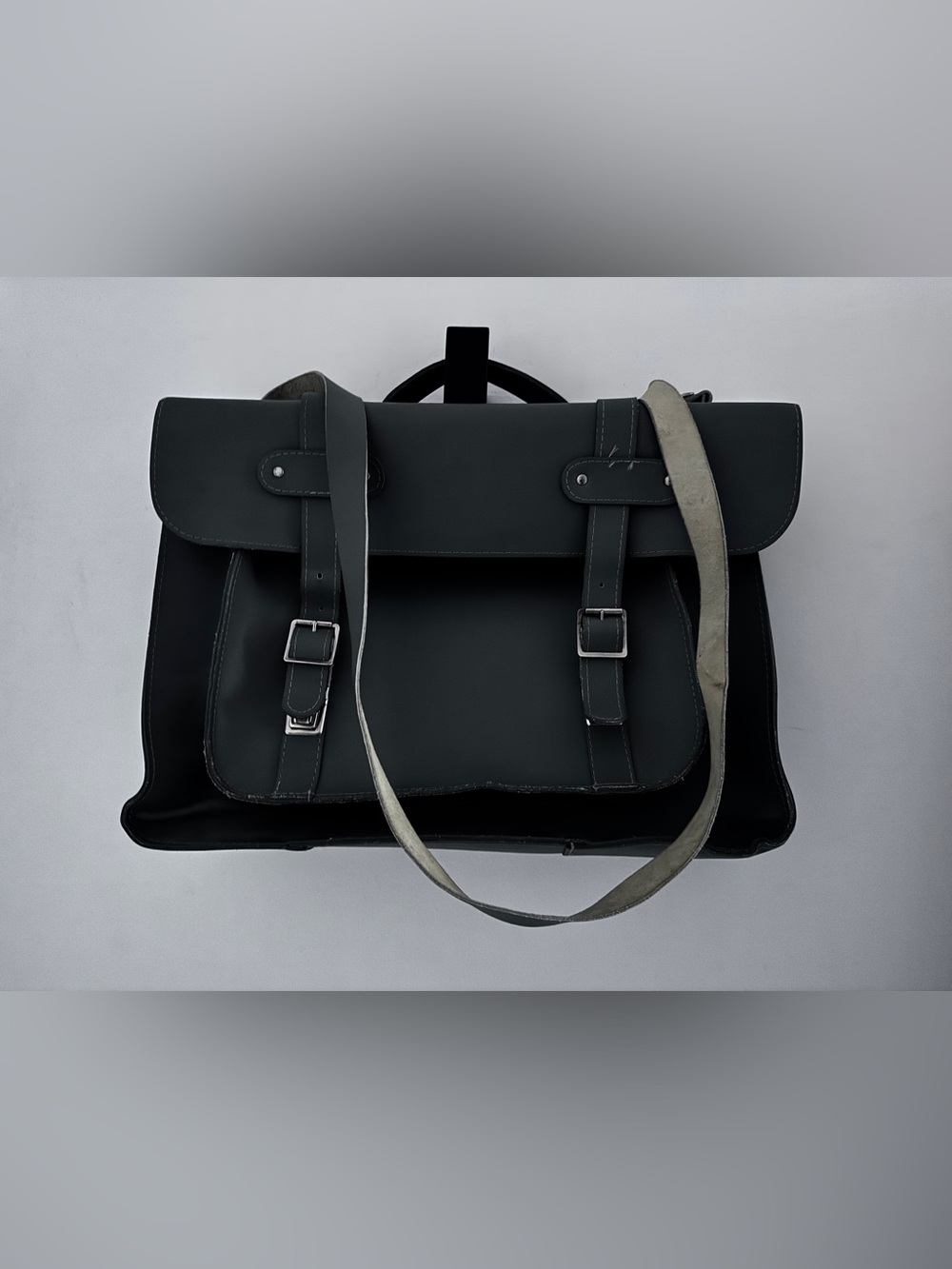 Vintage  school Gray Leather Messenger Bag - Classic Professional Carry
